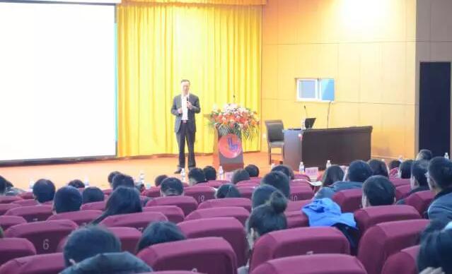 《青岛市企业家人才管理论坛》圆满结束(图3) 《青岛市企业家人才管理论坛》圆满结束(图3)
