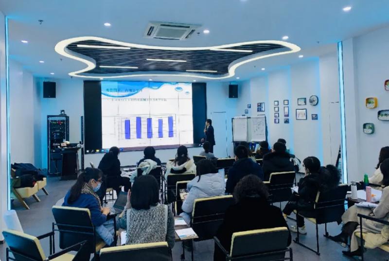 青岛市人力资源管理协会《预算调薪与奖金体系搭建》课程培训成功举办!(图2) 青岛市人力资源管理协会《预算调薪与奖金体系搭建》课程培训成功举办!(图2)
