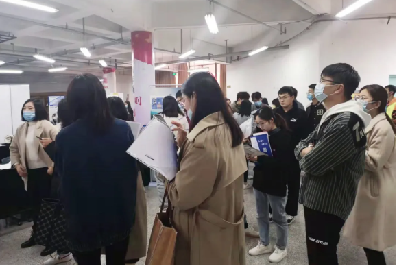 【活动回顾】山科大校园专场招聘会成功开展(图3) 【活动回顾】山科大校园专场招聘会成功开展(图3)