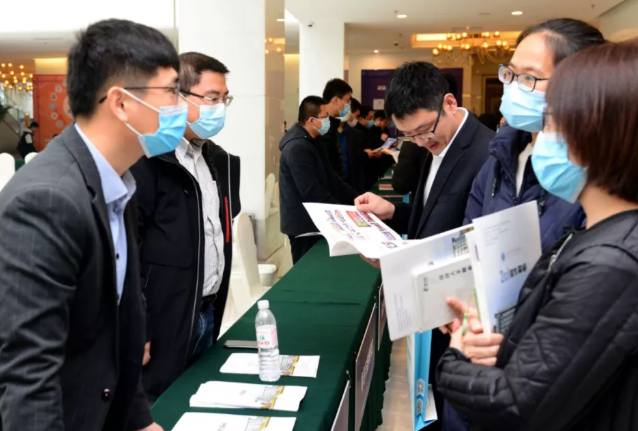 招聘与人才吸引论坛暨校企洽谈会成功举办(图6) 招聘与人才吸引论坛暨校企洽谈会成功举办(图6)